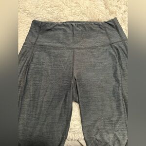 Gray crop leggings used